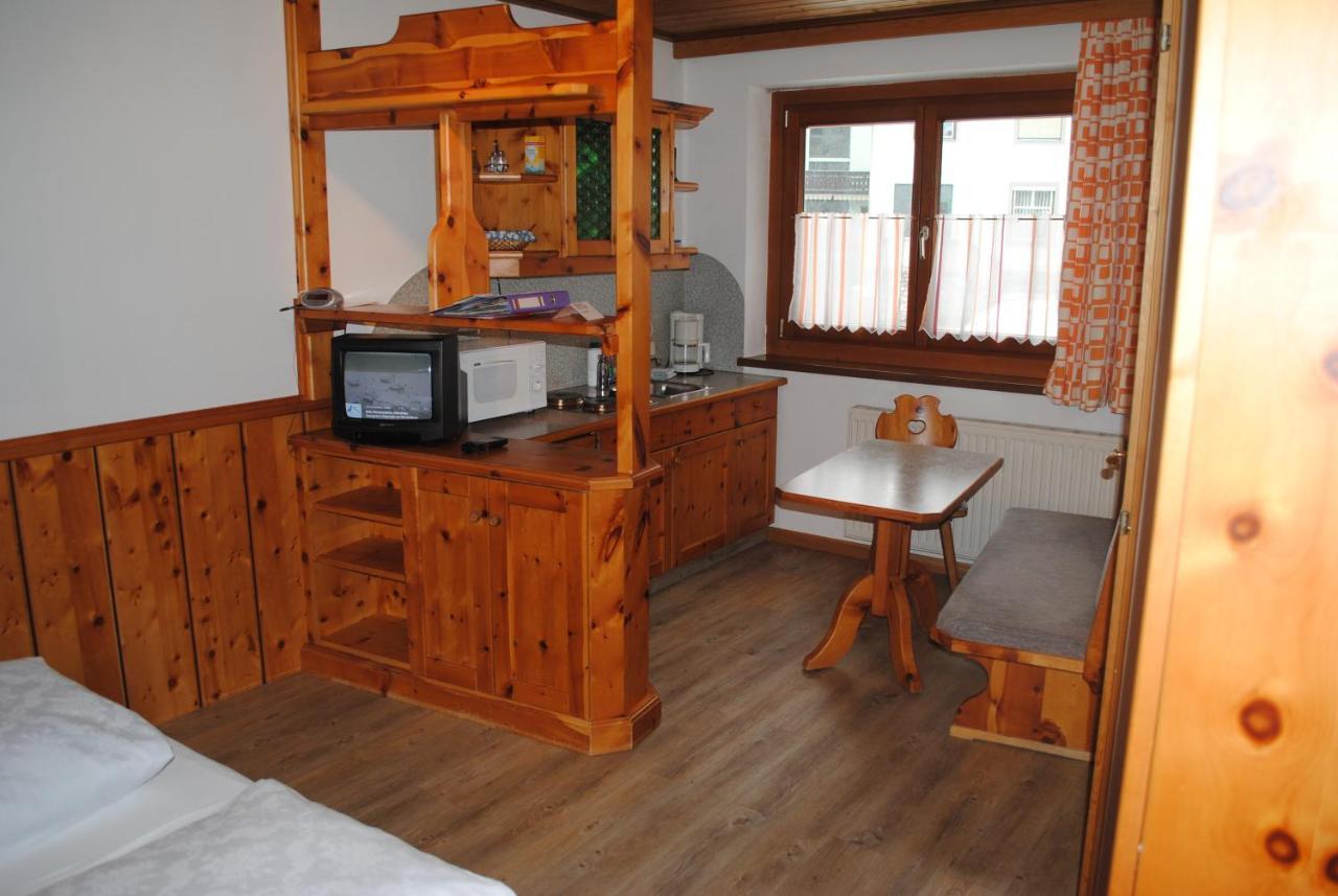 Pension Lachmayr Kaprun Room photo